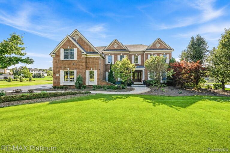 3812 S Shoreline Dr, Milford
