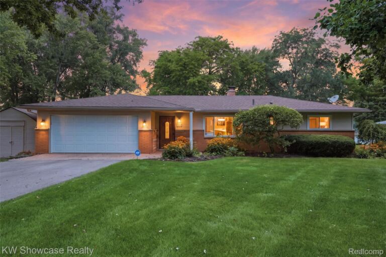 804 Bonita Dr, White Lake