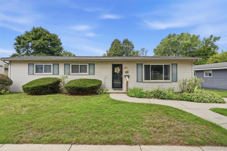 1217 E Commerce St, Milford