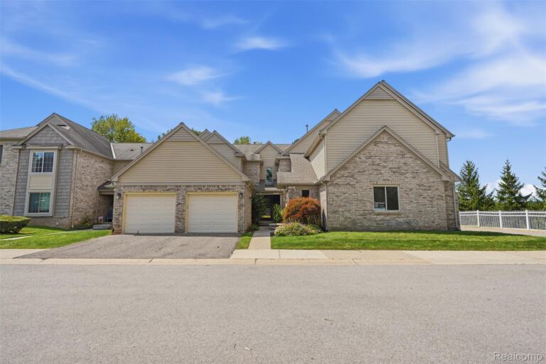 734 S Milford Rd, Milford