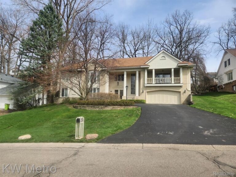 3086 Bloomfield Park, West Bloomfield