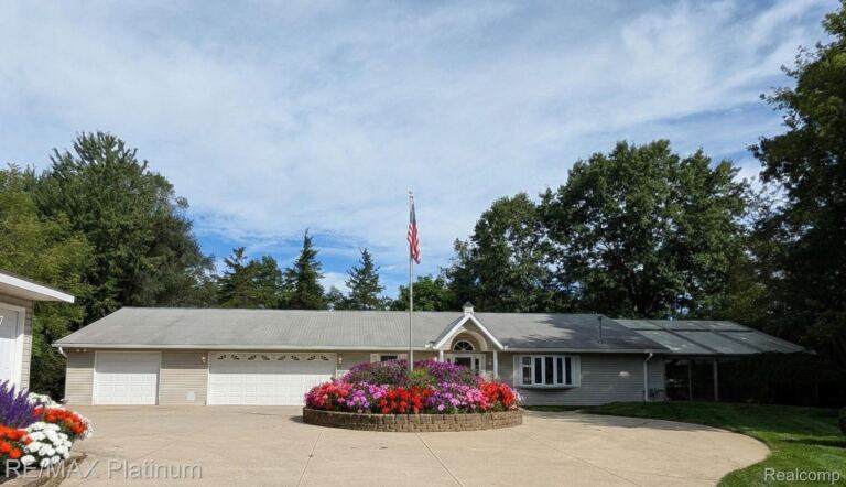 4254 W Highland Rd, Highland