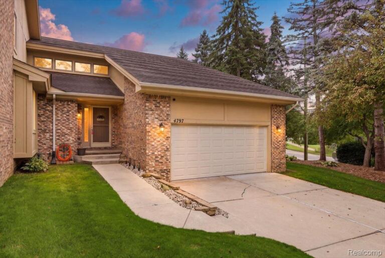 4797 Fairway Ct, Waterford