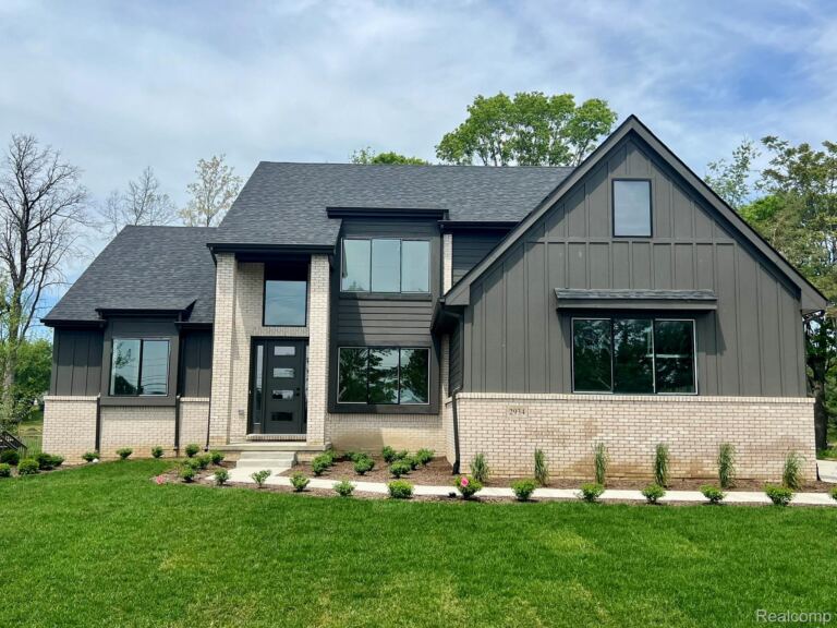 2934 W Walton Blvd, Waterford