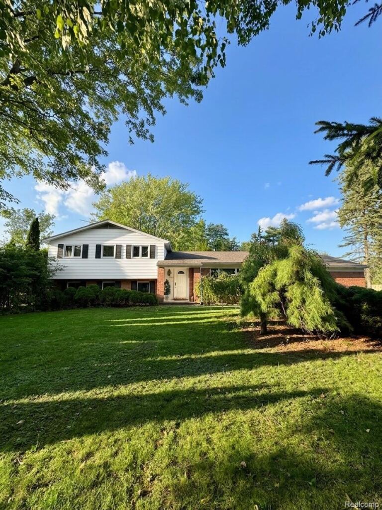 6370 W Norma Lee St, West Bloomfield