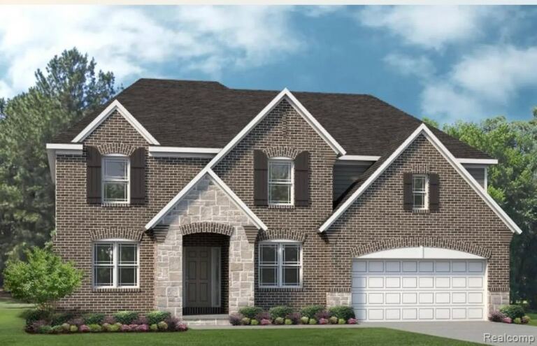 1062 Forest Bay Dr, Waterford