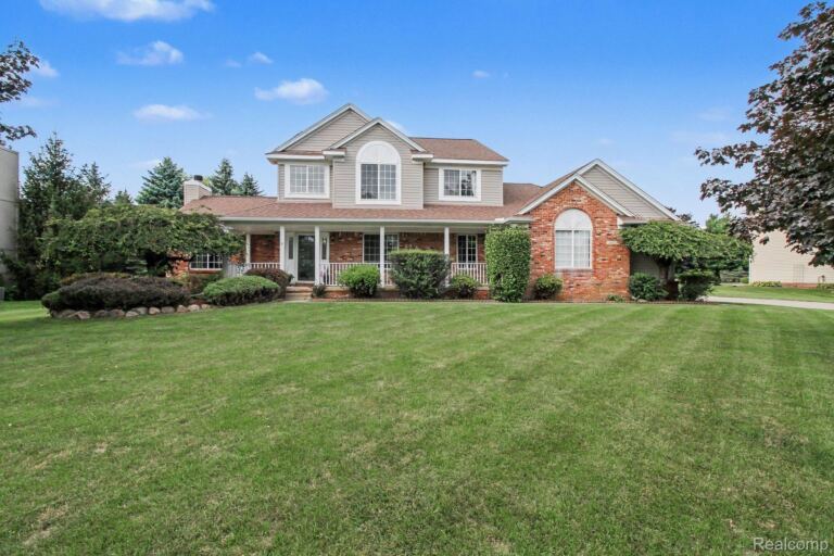 2445 Elkridge Cir, Highland