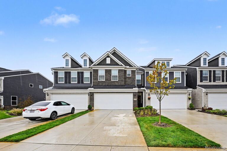 1475 Arcadia Dr, Milford