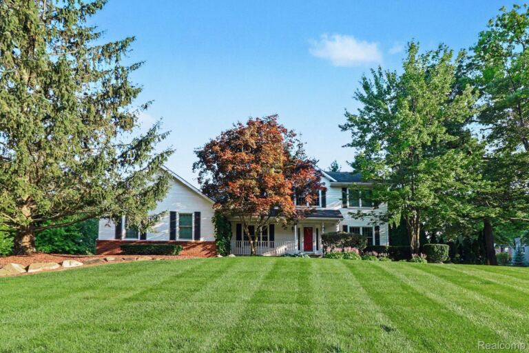 10358 Greenbrier, Brighton