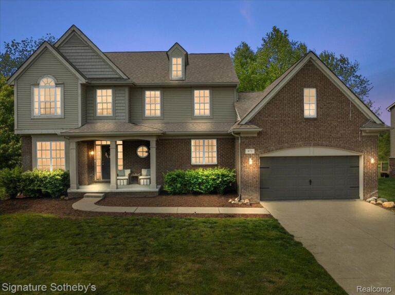 871 Wynstone Cir S, Oakland Charter Township