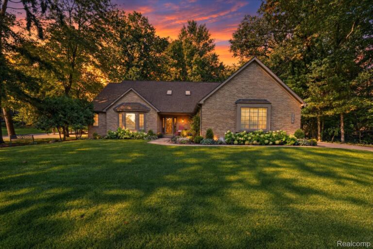 2236 Quiet Valley Trl, Brighton