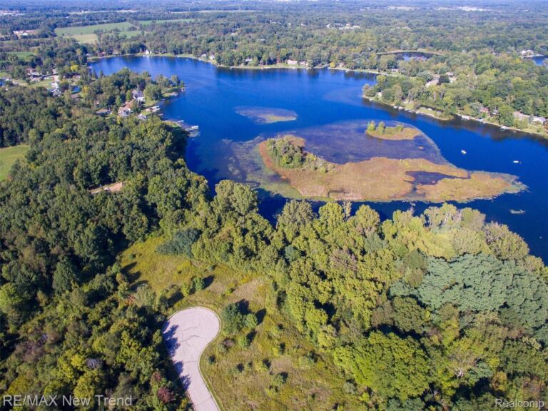 4681 Roya Trl, Marion Township
