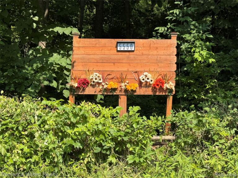 5550 Fisher Rd, Oceola Township