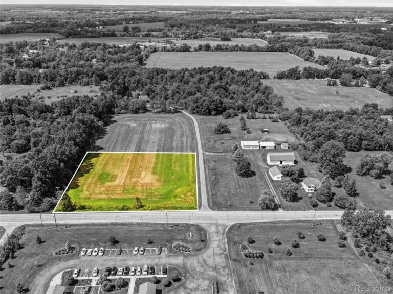 2712 N Burkhart Rd, Howell