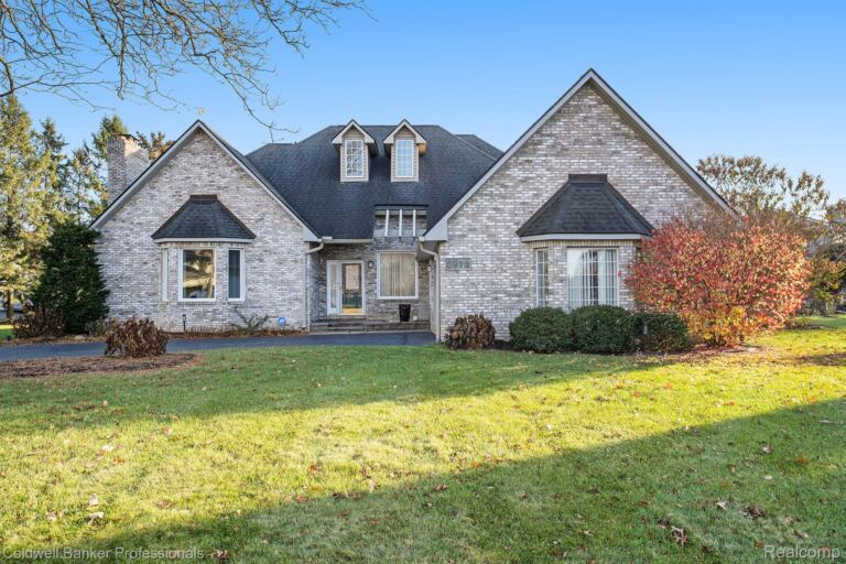 3972 Chevron Dr, Highland