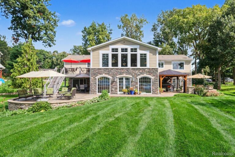 7346 Driftwood Dr, Cohoctah and Deerfield