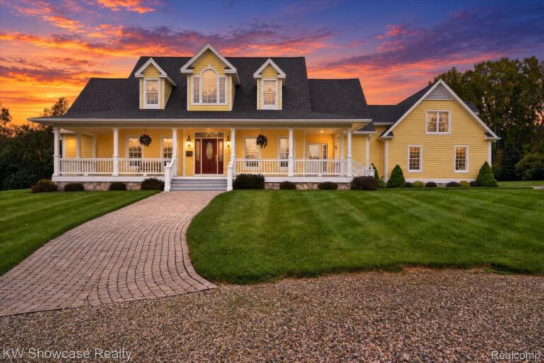 6624 W Coon Lake Rd, Fowlerville