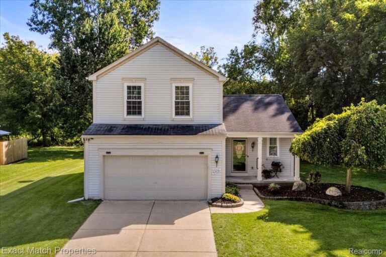6456 McClelland Rd, Holly Township