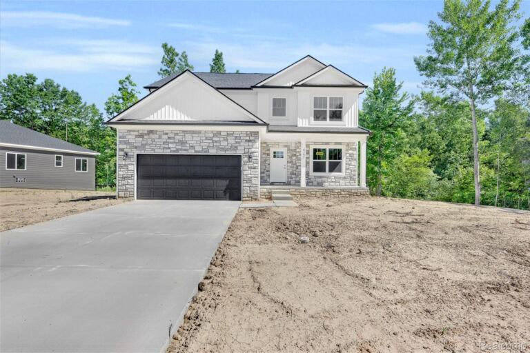 6058 Woodridge Ln, Grand Blanc