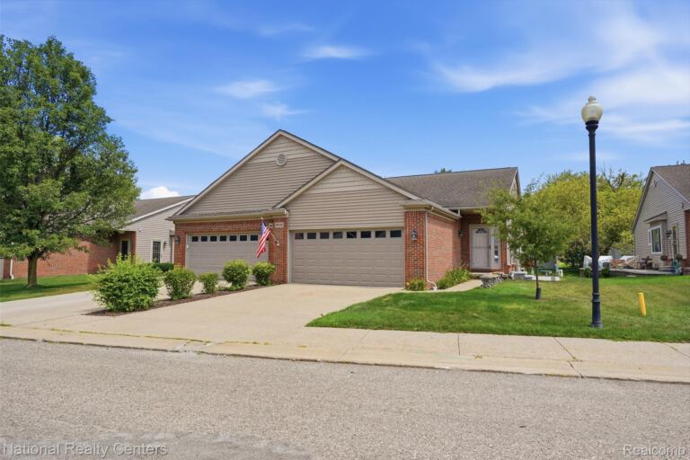 809 Chelsea Ridge Ct, Howell