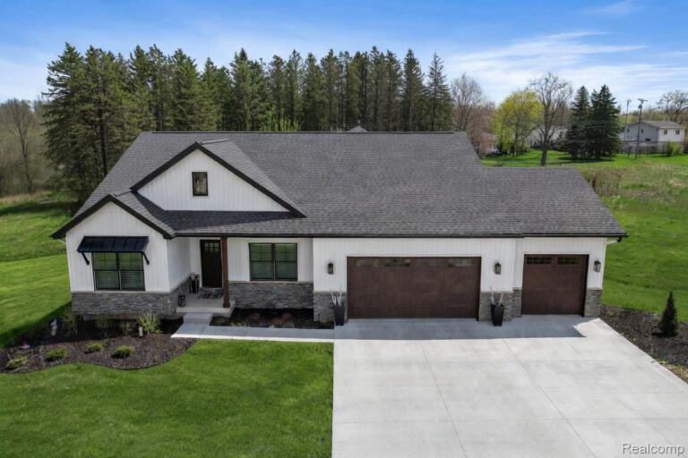 12854 Poppy Lane, Fenton Charter Township