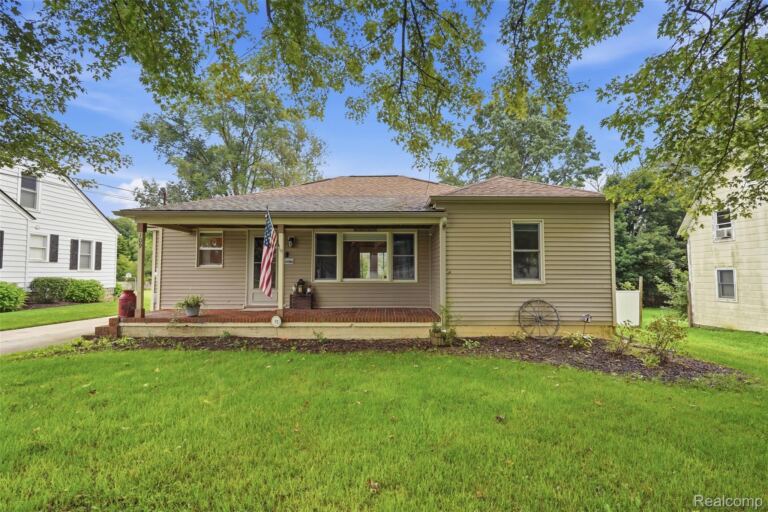 109 Webb St, Unadilla Township