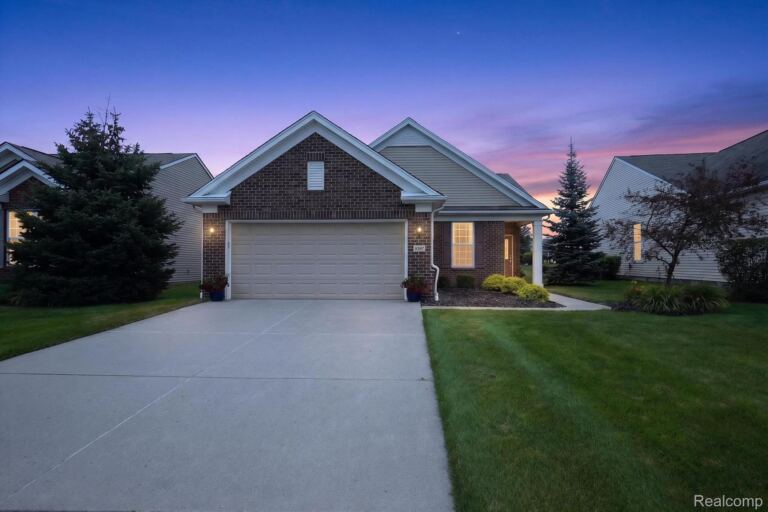 9397 Sand Hill Dr, Grand Blanc Charter Township