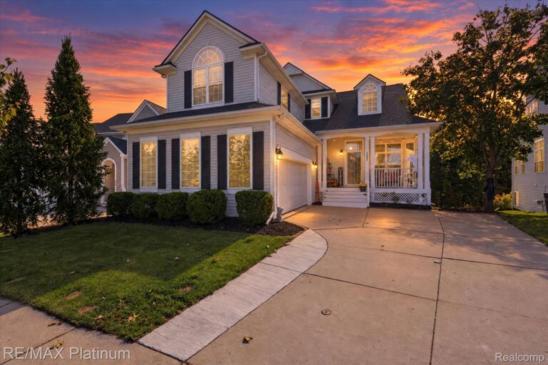 123 Merrimack Dr, Marion Township