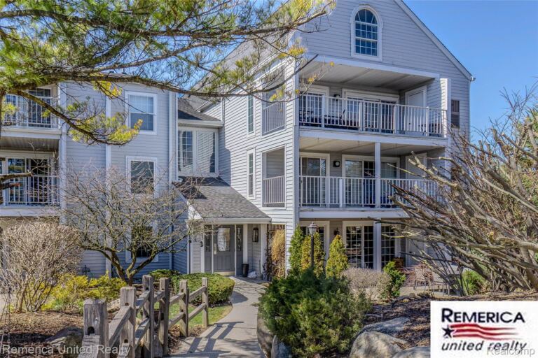 3553 Port Cove Dr, Waterford