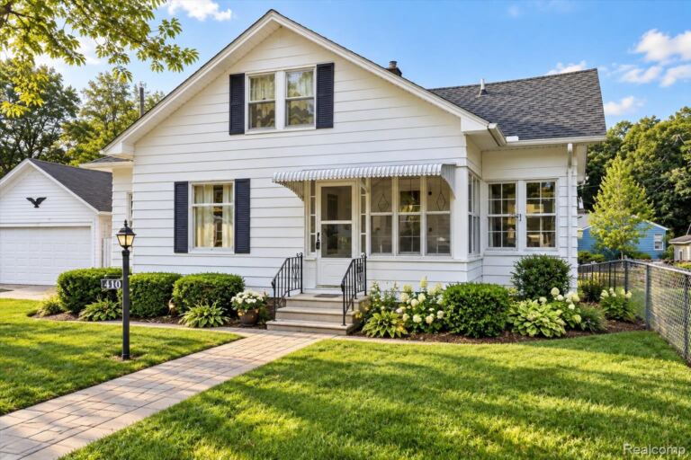 410 S Center St, Howell
