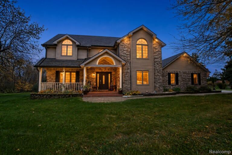 2118 E Baldwin Rd, Grand Blanc Charter Township