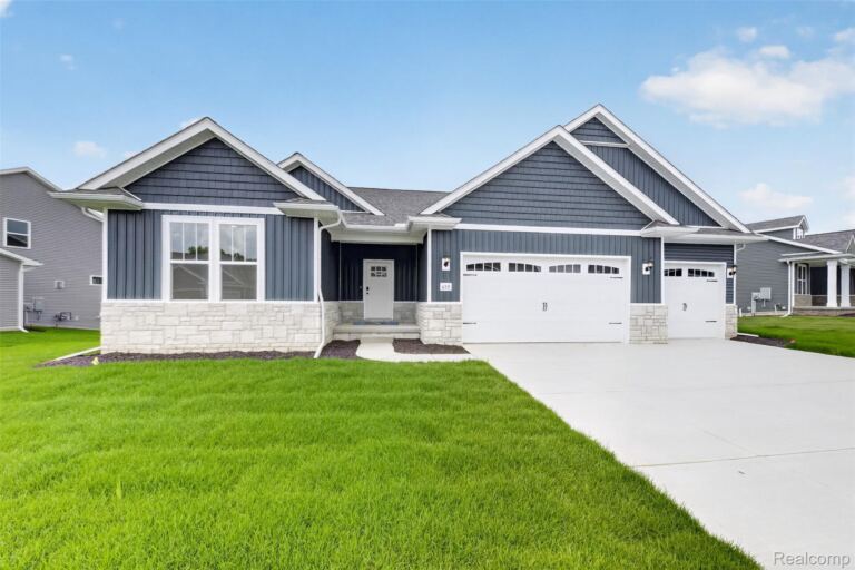 659 Round Rock Dr, Marion Township