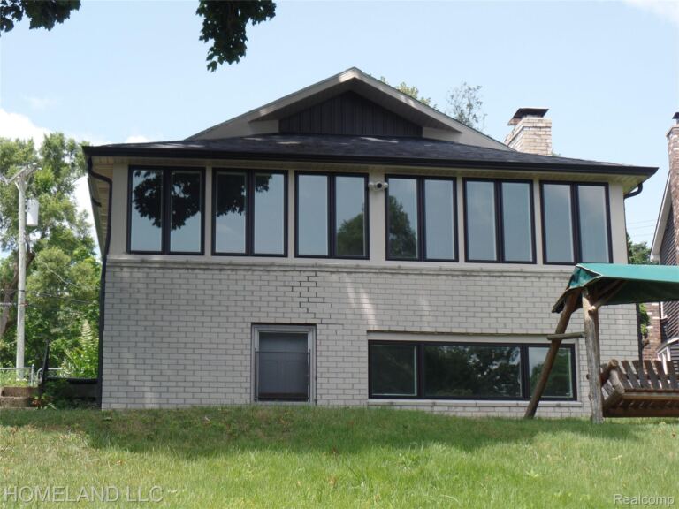 4039 Lotus Dr, Waterford