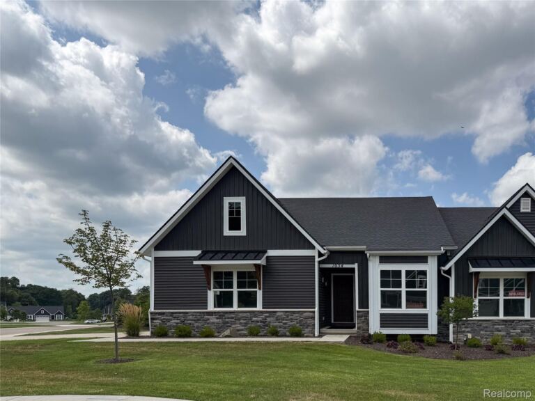 1054 Camellia Cir, Marion Township
