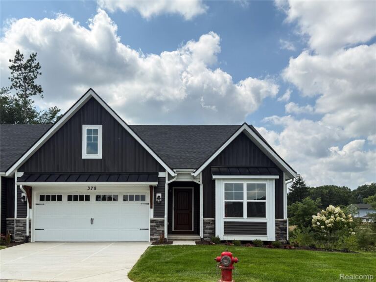 370 Canyon Creek Ct, Marion Township