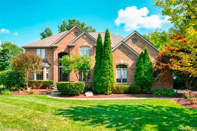 3199 Beach Lake Dr E, Brighton