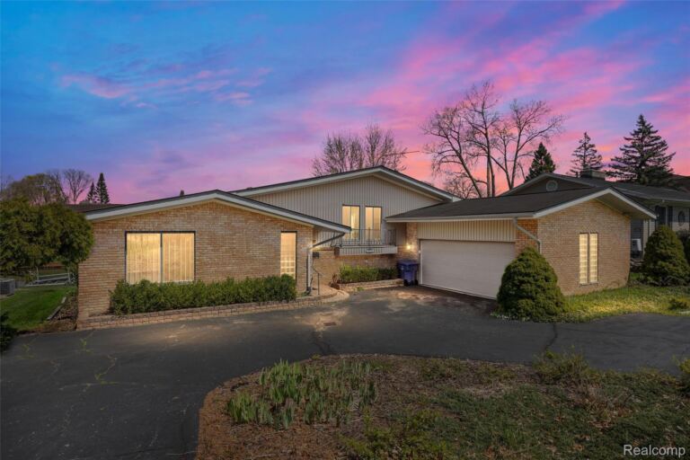 3036 Shawnee Ln, Waterford