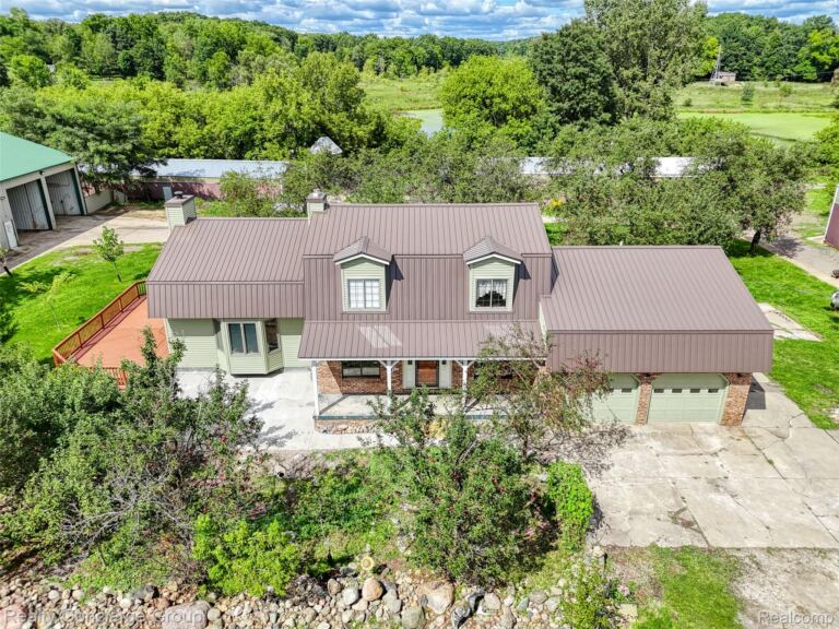 9225 Faussett Rd, Tyrone Township