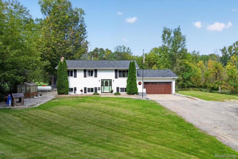 6645 Dunn Rd, Oceola Township