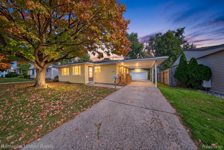 5449 Military Ave, Brighton Township