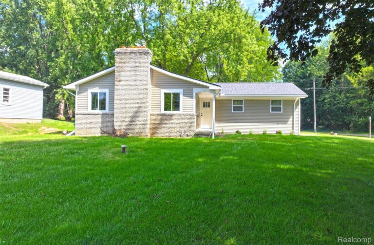 2416 Monte Carlo Dr, Oceola Township