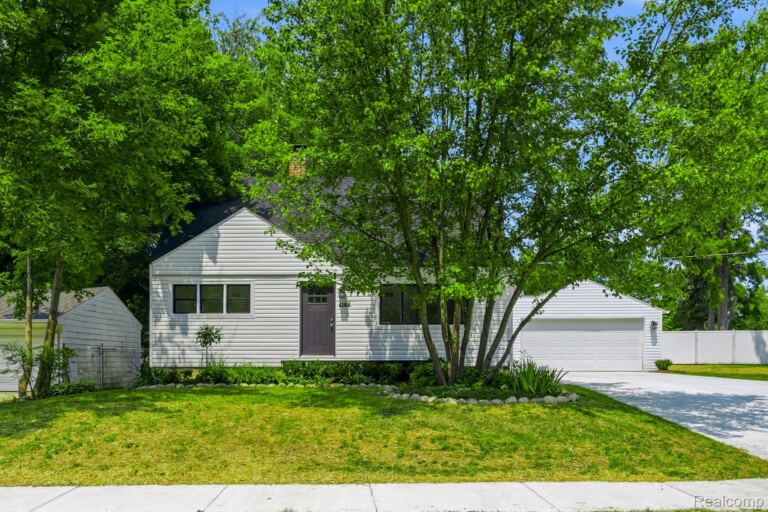 4166 Grayton Dr, Waterford Charter Township