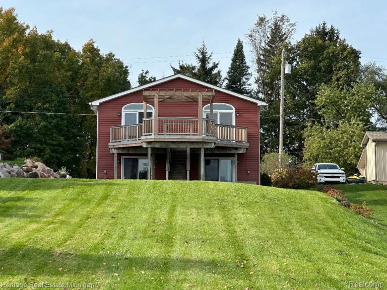 2955 Rubbins Rd, Howell