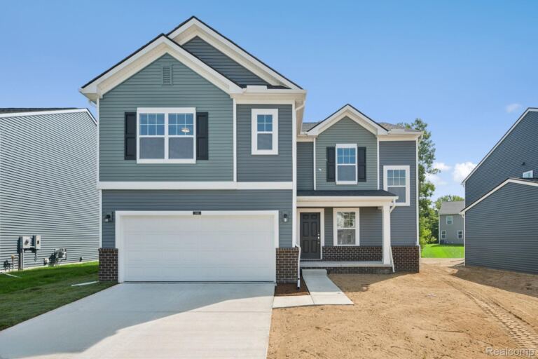 368 Edge Brook Dr, Holly