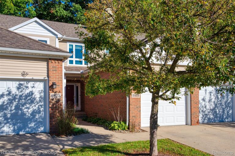 5575 Woodruff Shore Dr, Brighton Township