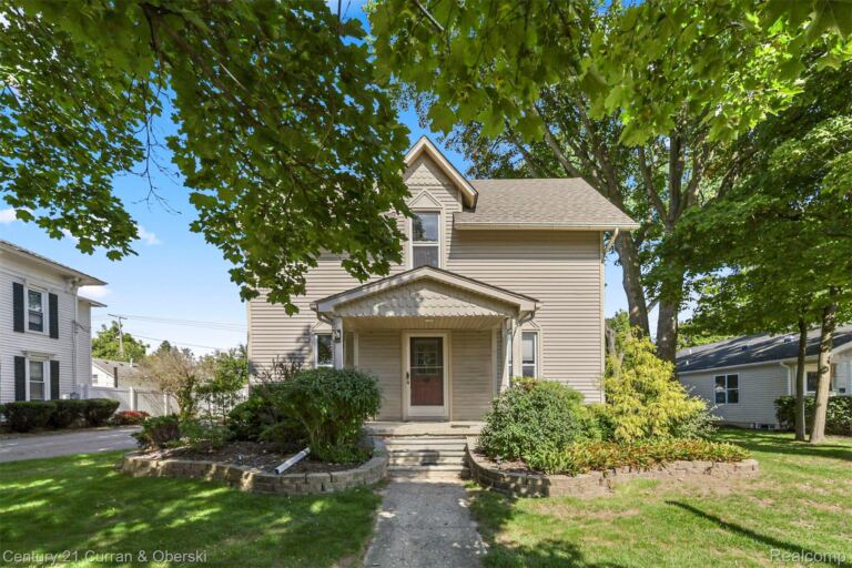 323 E Liberty St, South Lyon