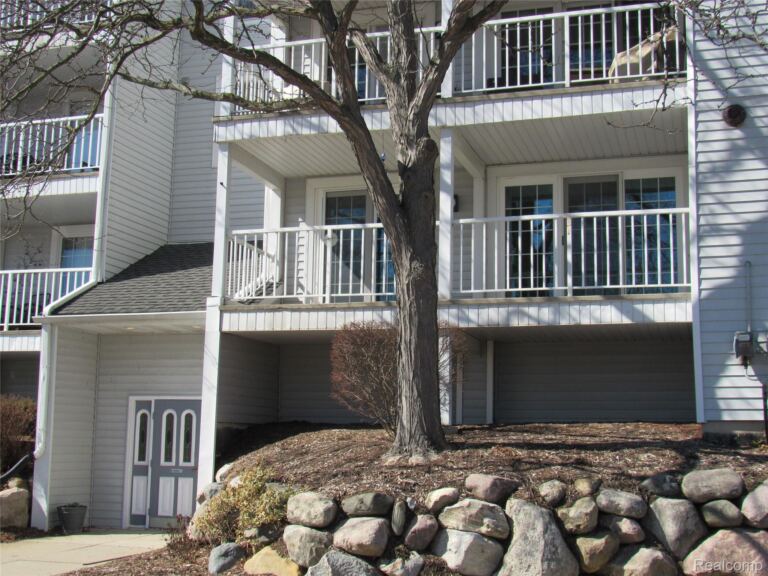 3565 S Port Cove Dr, Waterford