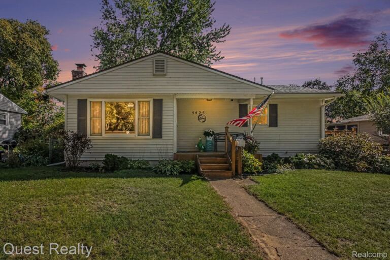 5425 Military Ave, Brighton Township