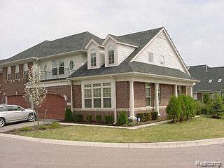4437 Gateway Cir, West Bloomfield