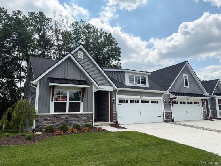 1079 Camellia Cir, Marion Township